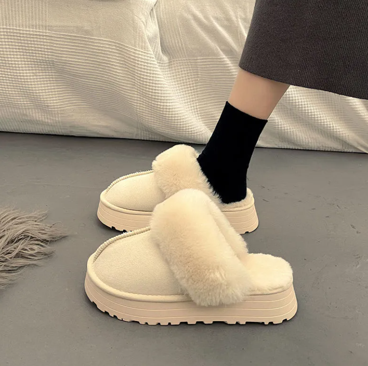 Fluff Tower Platform Slippers in Creamy White